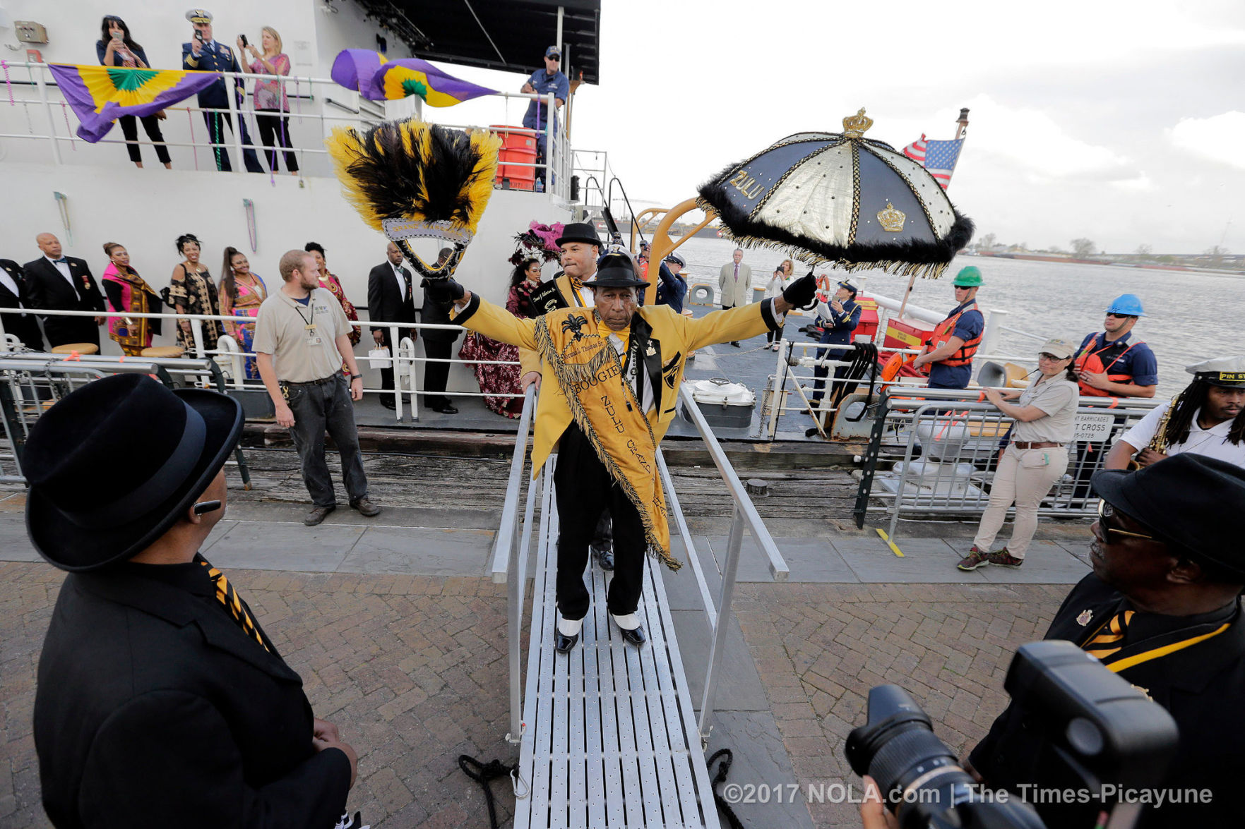 Mardi Gras 2017: Zulu and Rex arrive for Lundi Gras